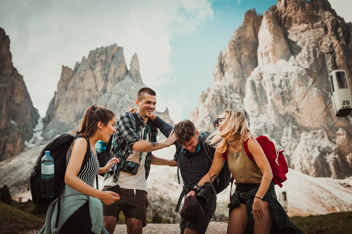 Group tour mandali